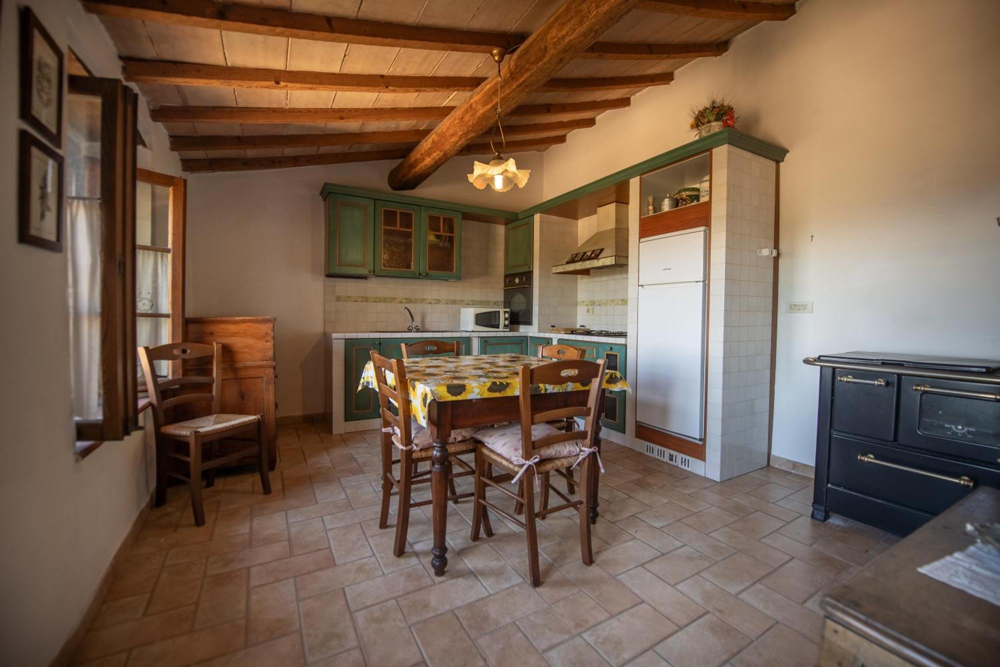 Agriturismo Antico Borgo Montacuto Pari Bagian luar foto