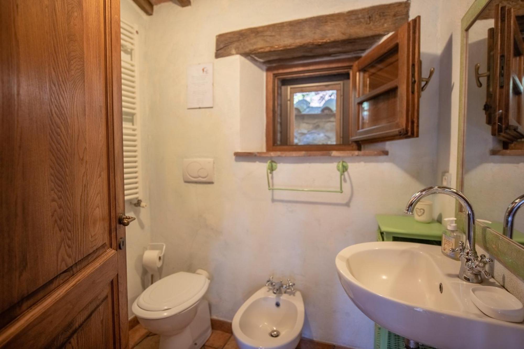 Agriturismo Antico Borgo Montacuto Pari Ruang foto